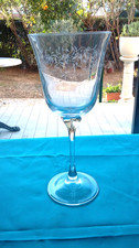 VERRE A EAU OU VIN SUR PIED EN