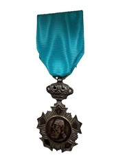 Médaille Belge Vétérans De Léopold II. 1865-1909. Argent Ruban Neuf