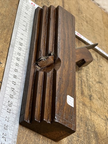 Outil ancien rabot bois - outil,