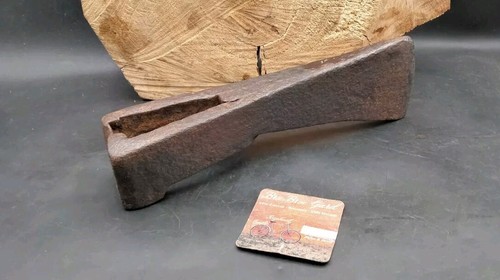 Outil ancien grande hache fer - outil,