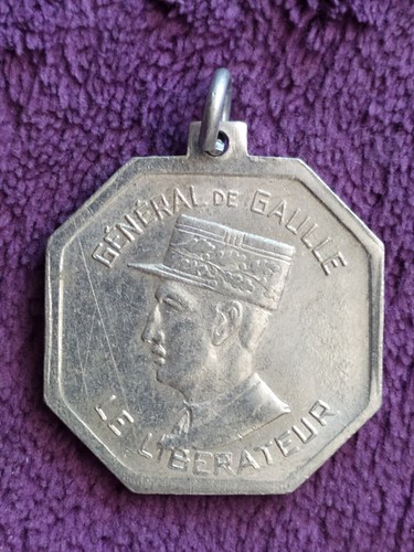 Gaulle médaille de - :,