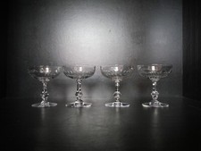 1 coupe à champagne cristal gravé et taillé Saint Louis ou  Baccarat blé roseau