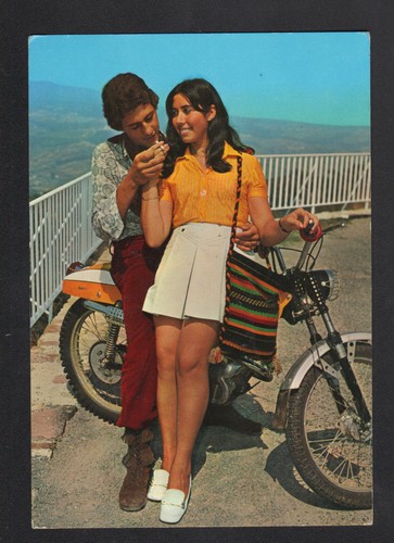 Couple amoureux mobilette - couple, en
