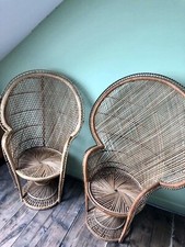 Paire de fauteuils Emmanuelle
