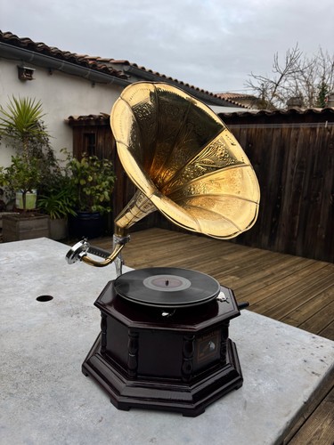 Gramophone phonographe style - gramophone/,