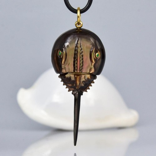 Pendentif limule nacre - de, en