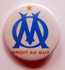 BADGES EPINGLES PINS BUTTON BADGE PINS DE L'EQUIPE DE FOOT DE O.M DE MARSEILLE