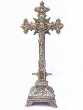 Ancien crucifix d'autel