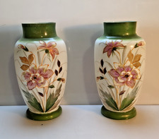 Ancienne Grande PAIRE DE VASES EN OPALINE  peints à la main relief