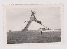 photo ancienne 🎞️ femme Souain 1952 monument aux morts