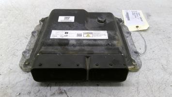 Calculateur moteur opel zafira - calculateur,