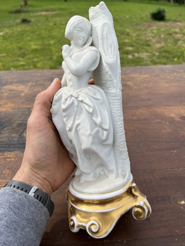 Statuette femme romantique - statuette,