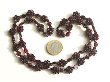 BEAU COLLIER en PIERRE DE GRENAT VERITABLE / Longueur 70cm / Sans fermoir