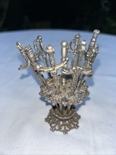 Serviteur et Piques à