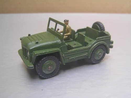 Dinky toys 674 - dinky, champ