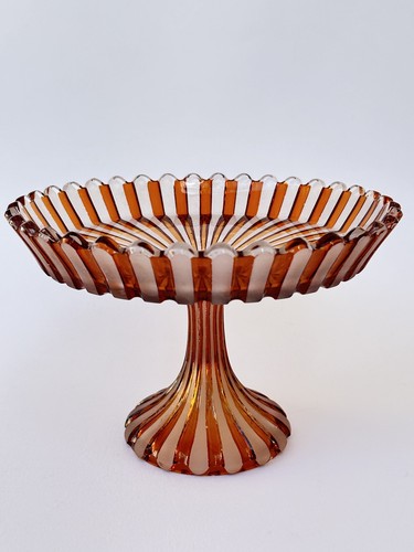Belle ancienne coupe sur pied - belle,
