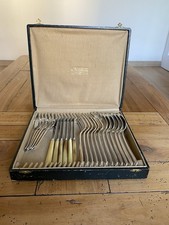 Ménagère en métal argenté