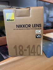 Boîte Nikon 18-140 mm