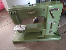 Antique Turissa ultramatic , machine a coudre rare et ancienne, pour collection