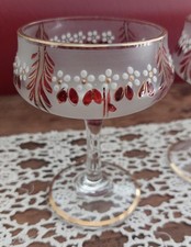 Verres à liqueur anciens en