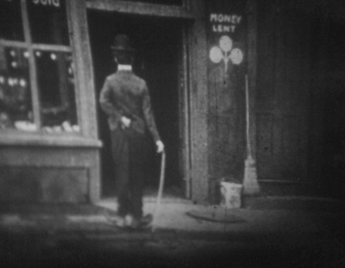 Charlot sur échelle - sur, l'échelle