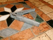 Ancien presse ail en aluminium  vintage