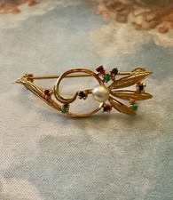 SPLENDIDE ANCIENNE BROCHE Perle, Pierre Rouge, Verte, Bleue, PLAQUÉ OR, COUTURE
