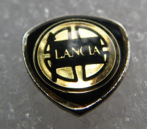 Petit pin marque voiture - petit,