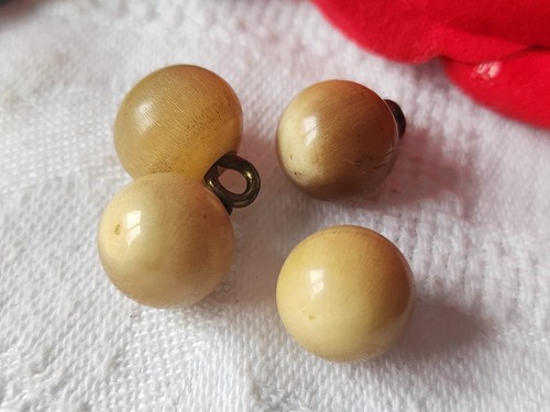 Lot boutons anciens - 4, beige
