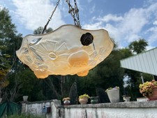 Suspension plafonnier Art Déco en verre moulé pressé satiné ambré – années 1930