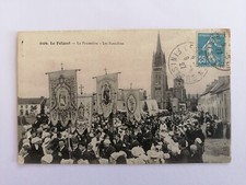 CPA Bretagne 29 - LE FOLGOËT Finistère La PROCESSION Les BANNIÈRES en 1927