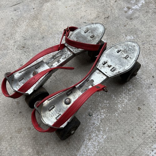 Ancienne paire patins à - patins,
