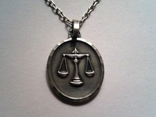 Pendentif Ancien et Chaine en