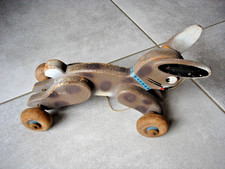 ancien jouet à tirer en bois