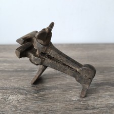 Ancien étau à main de