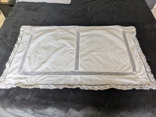 Ancien rideau ou dessus de