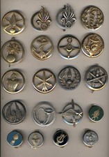 20 insignes de beret