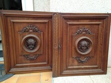 Ancienne paire de PORTE de BUFFET placard HENRI II en BOIS SCULPTÉ   personnages