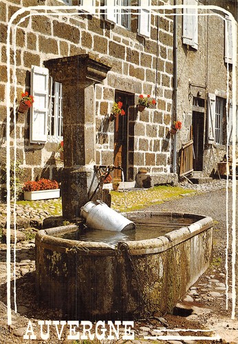 Fontaine typique d un - typique,