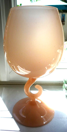 Grande coupe sur - grande, verre
