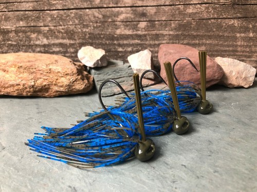 Stand football jigs bass - football,