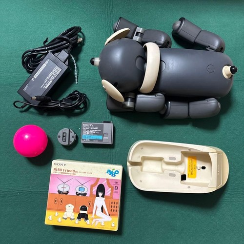 Robot chien vert - sony, aibo