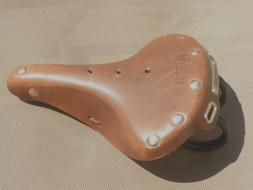 Belle selle cuir ruff - cuir,