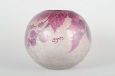 Légras, France. Vase