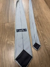 Cravate en soie rayée HERMES