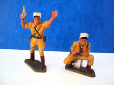 STARLUX. ARMEE. 2 LEGIONNAIRES TENUE SABLE. ANNEES 50/60. ECH 1/32.