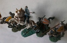 4 Anciens chevaliers ELASTOLIN