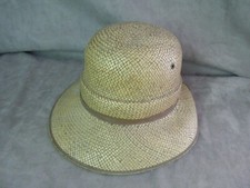 JOLI CHAPEAU COLONIAL, en osier tressé, ancien. 2.