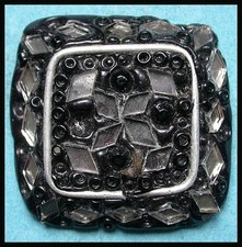 ANCIEN BOUTON ~ RÉSINE et INCRUSTATION MICA  ~  32 x 32  mm