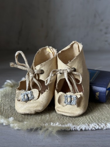Chaussures crème pour poupée - crème,